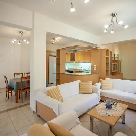 Apartment Mistercrete Holidays House *